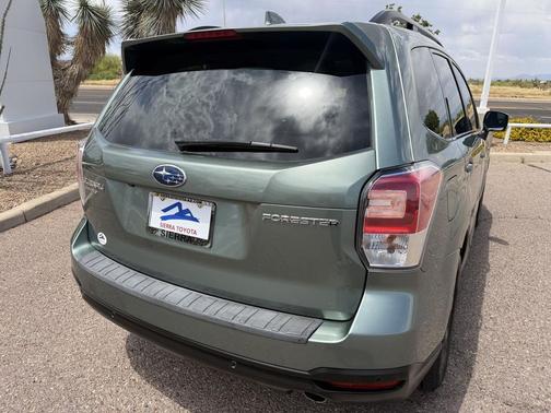 Jasmine Green Metallic 2018 Subaru Forester 2.5i Limited