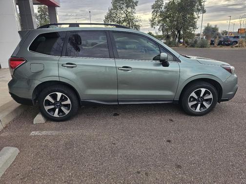 Jasmine Green Metallic 2018 Subaru Forester 2.5i Limited