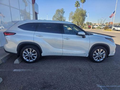 2023 Toyota Highlander Hybrid Limited