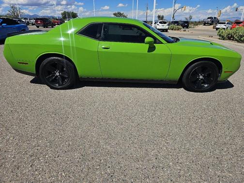 2017 Dodge Challenger SXT