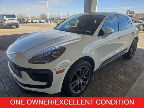 2022 Porsche Macan Base