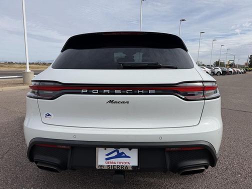 2022 Porsche Macan Base