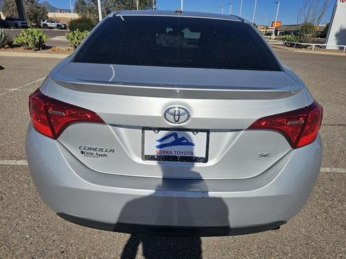 Classic Silver Metallic 2017 Toyota Corolla SE