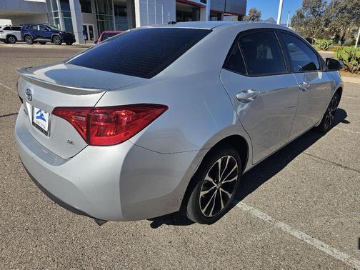 Classic Silver Metallic 2017 Toyota Corolla SE