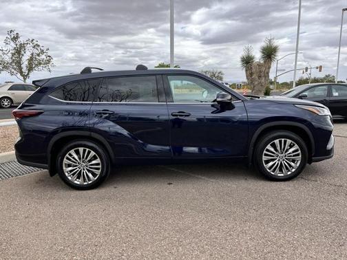 2024 Toyota Highlander Platinum