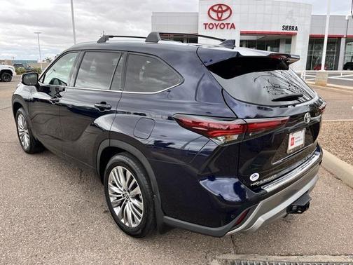 2024 Toyota Highlander Platinum