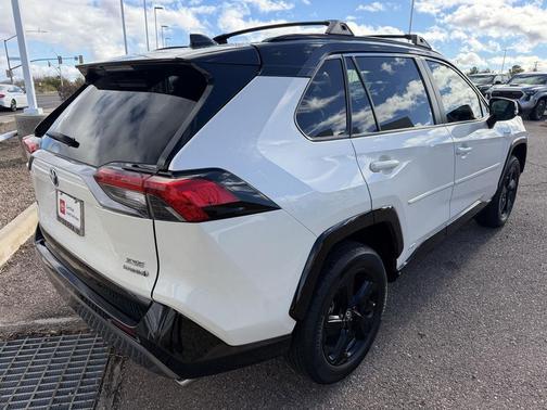 2019 Toyota RAV4 Hybrid SE