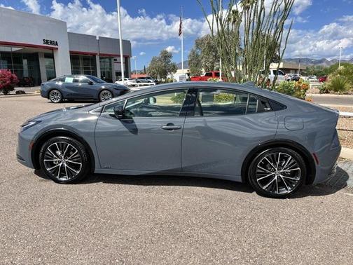 2024 Toyota Prius XLE
