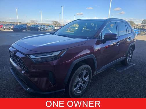 2022 Toyota RAV4 Hybrid XLE