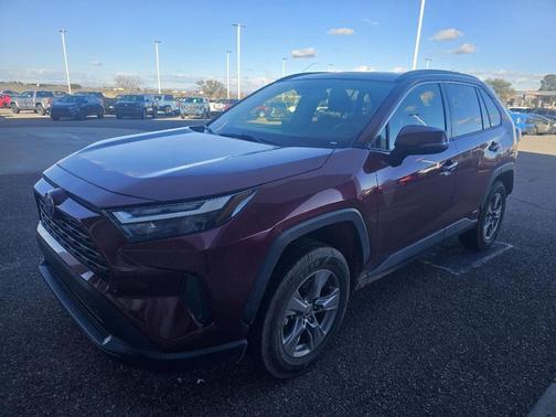 2022 Toyota RAV4 Hybrid XLE