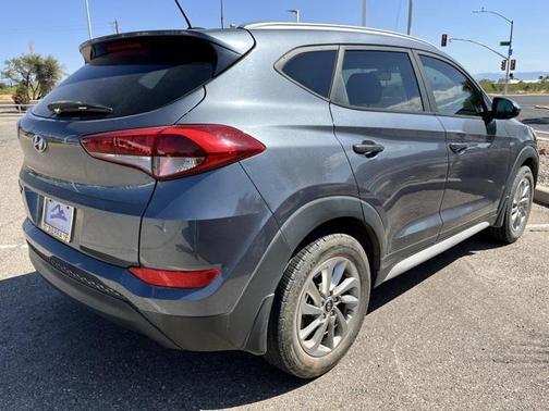 2017 Hyundai TUCSON SE