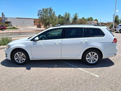 Pure White 2017 Volkswagen Golf SportWagen TSI S