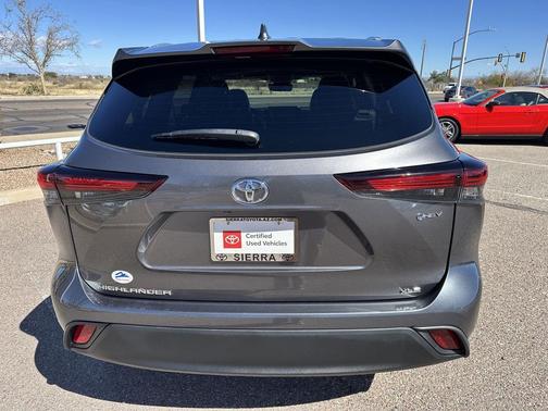 2025 Toyota Highlander Hybrid XLE