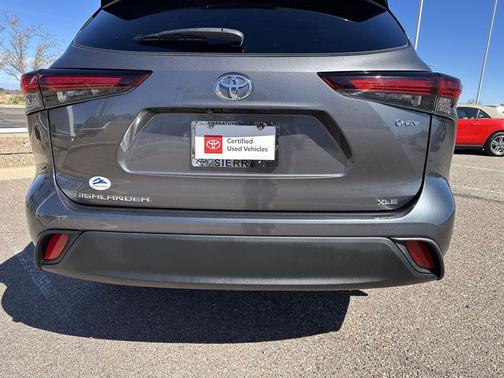 2025 Toyota Highlander Hybrid XLE