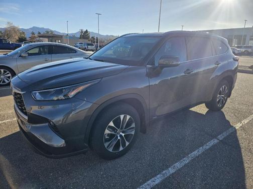 2025 Toyota Highlander Hybrid XLE