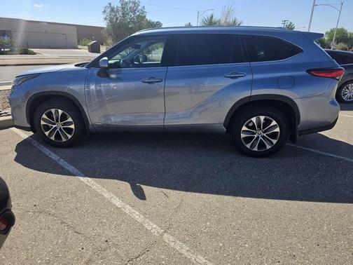 2021 Toyota Highlander Hybrid XLE