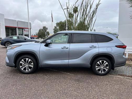 2021 Toyota Highlander Hybrid XLE