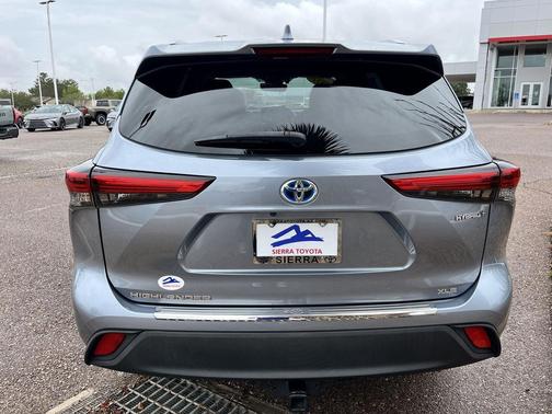 2021 Toyota Highlander Hybrid XLE