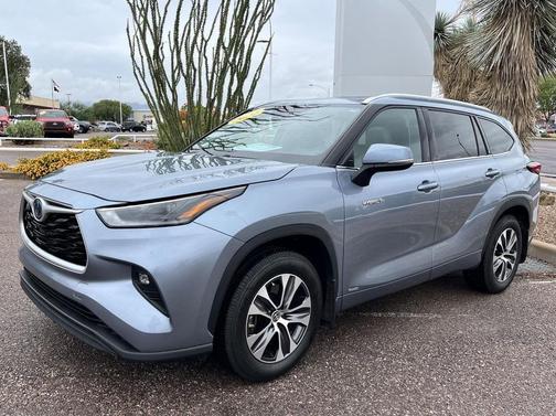 2021 Toyota Highlander Hybrid XLE