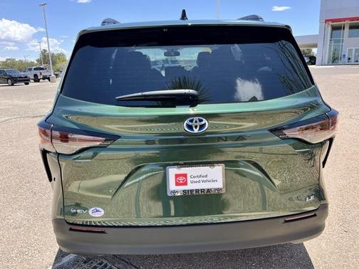 2025 Toyota Sienna LE