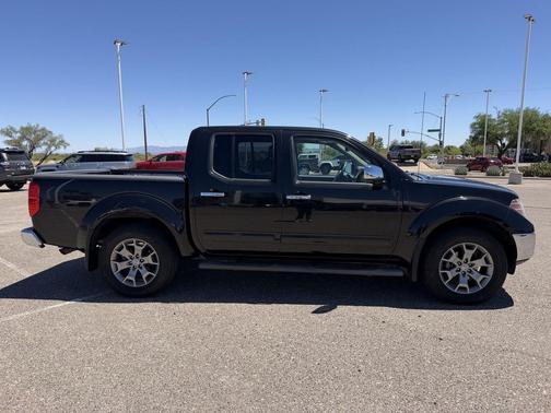 Magnetic Black Pearl 2019 Nissan Frontier SL