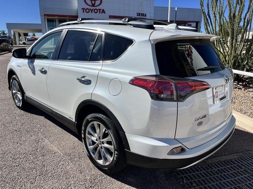 2018 Toyota RAV4 Hybrid SE