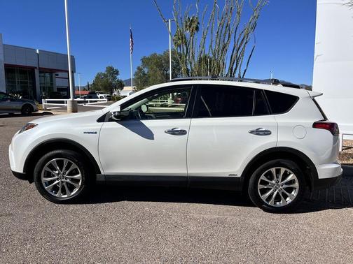 2018 Toyota RAV4 Hybrid SE