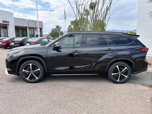 2022 Toyota Highlander XSE