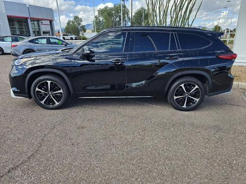 2022 Toyota Highlander XSE