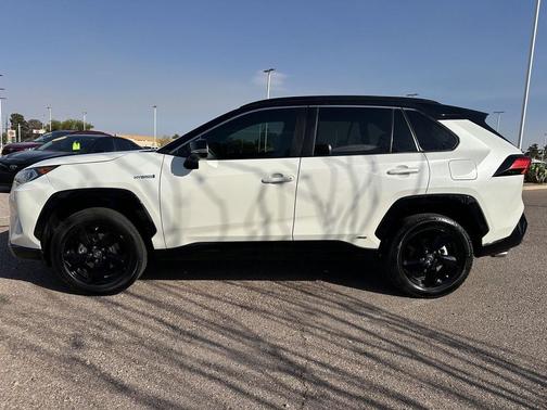 2019 Toyota RAV4 Hybrid SE