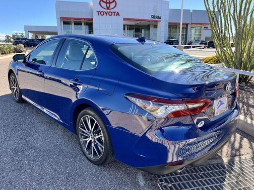 2024 Toyota Camry Hybrid XLE