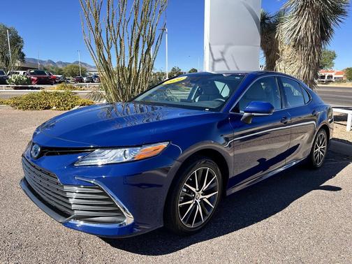 2024 Toyota Camry Hybrid XLE