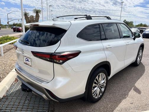 2024 Toyota Highlander Platinum