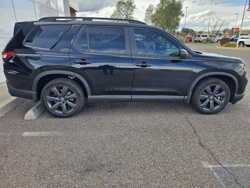 2023 Honda Pilot AWD Sport