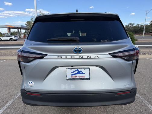 2025 Toyota Sienna XLE