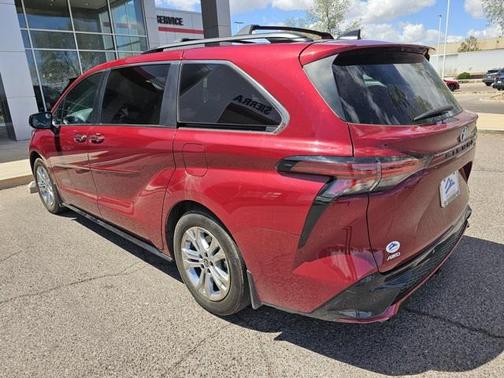2022 Toyota Sienna XSE 7 Passenger
