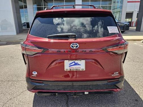 2022 Toyota Sienna XSE 7 Passenger
