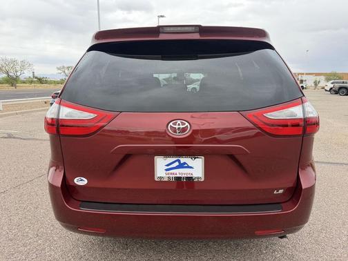2018 Toyota Sienna LE