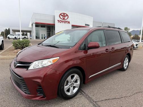 2018 Toyota Sienna LE