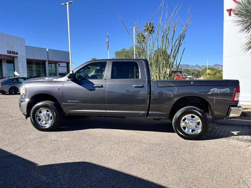 2019 RAM 2500 Tradesman Crew Cab 4x4 6'4' Box