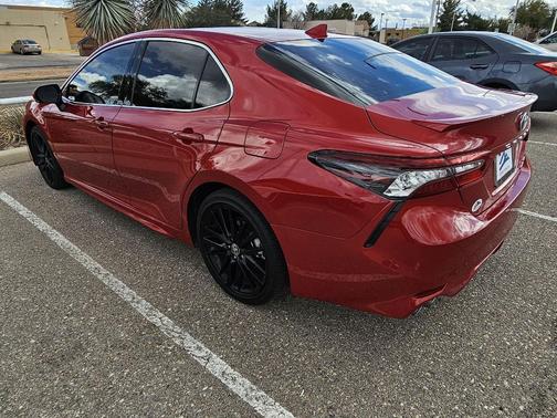 2024 Toyota Camry Hybrid SE