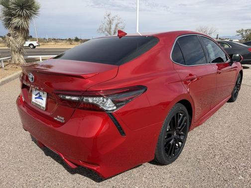 2024 Toyota Camry Hybrid SE