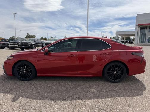 2024 Toyota Camry Hybrid SE