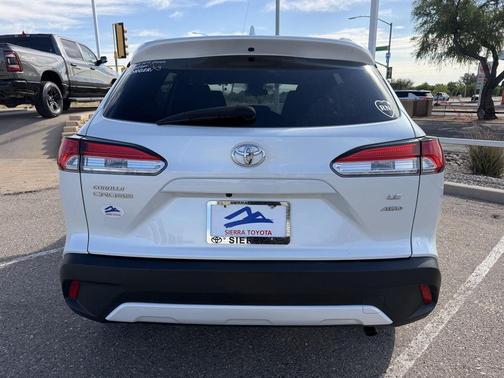 Wind Chill Pearl 2022 Toyota Corolla Cross LE