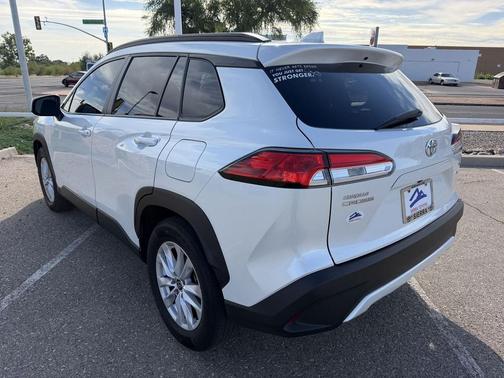 Wind Chill Pearl 2022 Toyota Corolla Cross LE