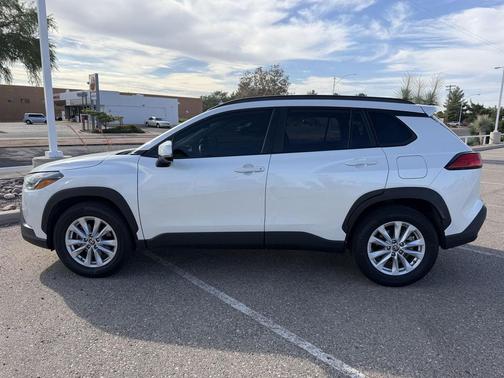 Wind Chill Pearl 2022 Toyota Corolla Cross LE