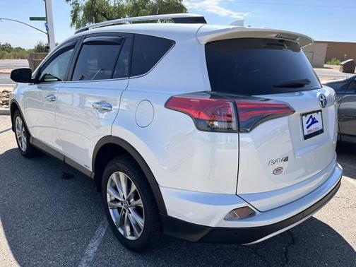 2018 Toyota RAV4 Hybrid SE
