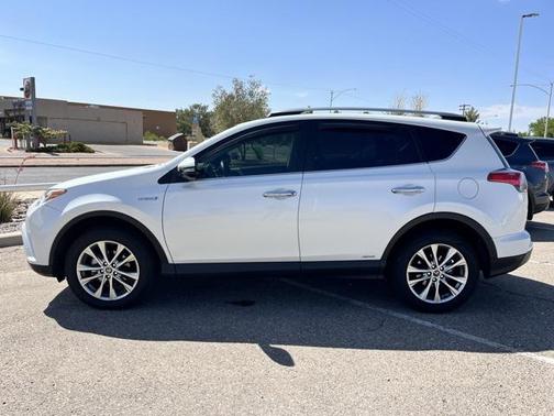 2018 Toyota RAV4 Hybrid SE