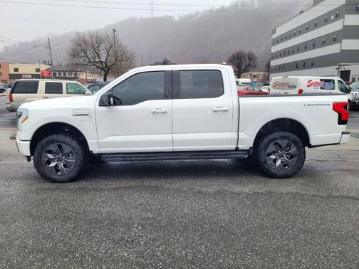 2023 Ford F-150 Lightning 