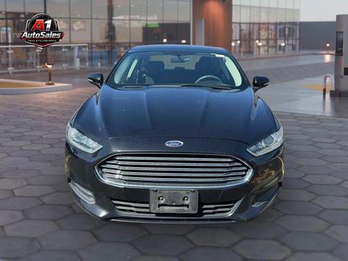 Black 2014 Ford Fusion SE
